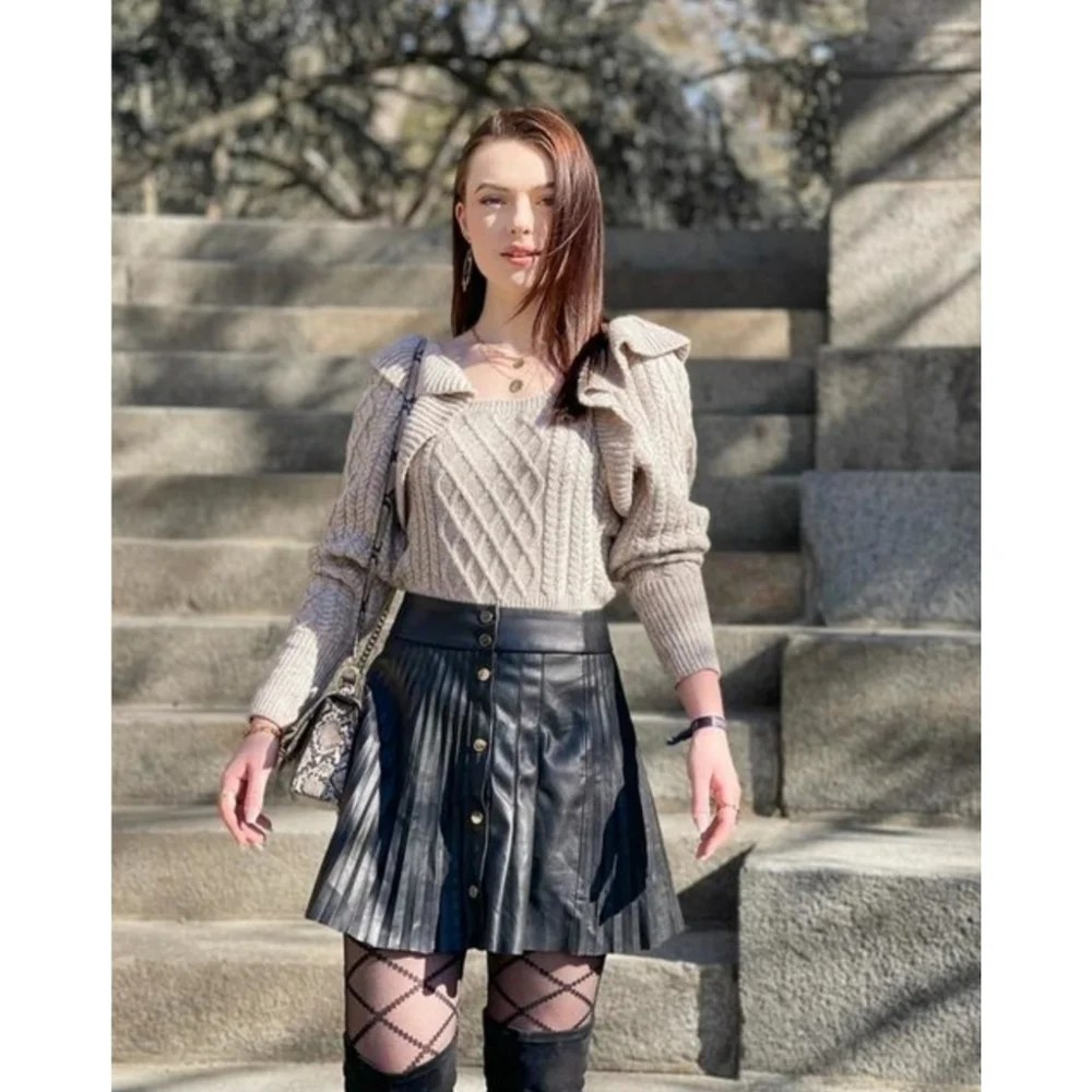 Blogger Fave! H&M Flounce Cable Knit Ruffle Sleeve Sweater - Picture 3 of 11